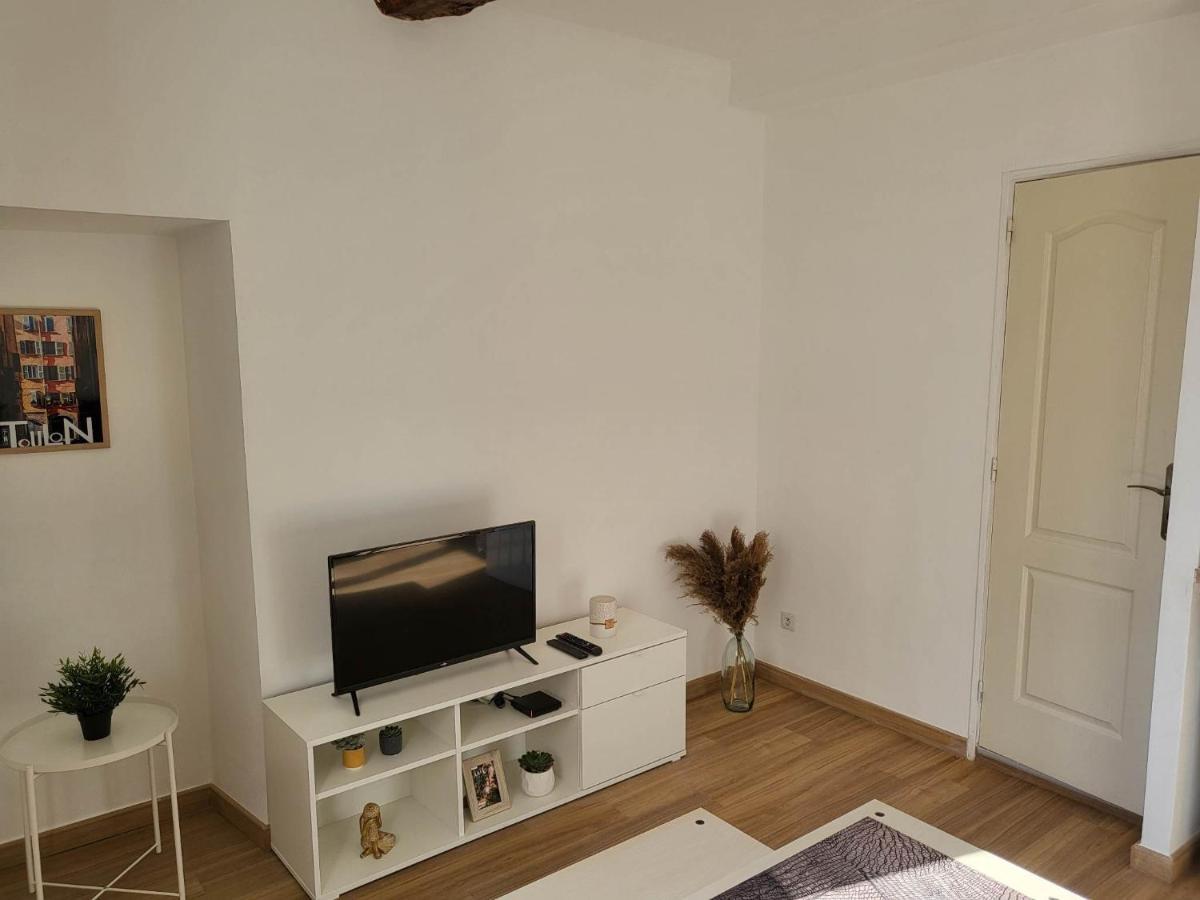 Studio Sur Le Port De Toulon Buitenkant foto
